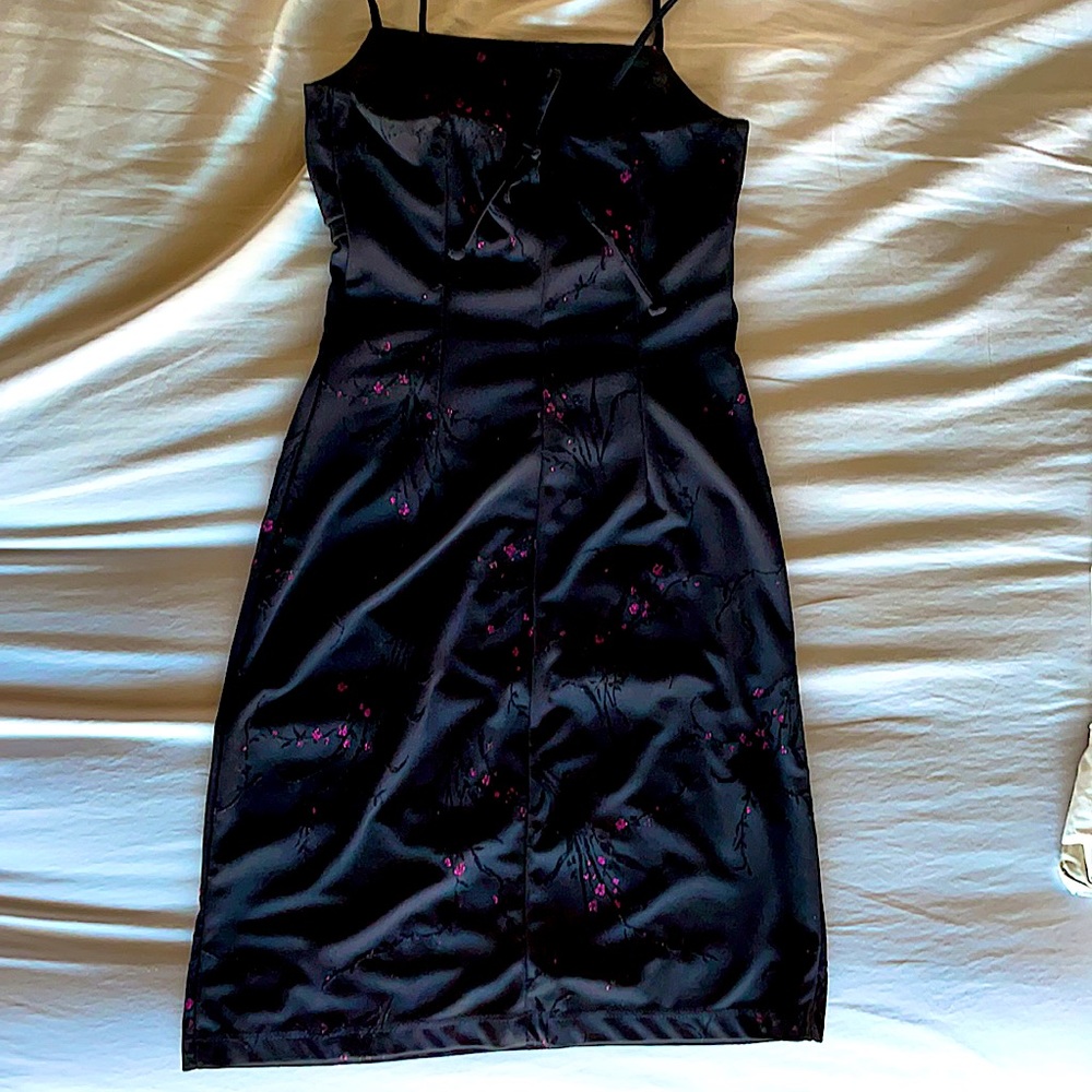 LBD - Picture 5 of 5